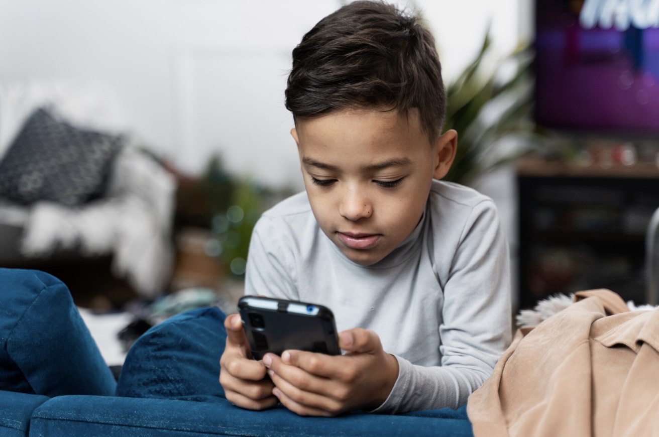 Parents express support for upcoming bans on phones at secondary schools